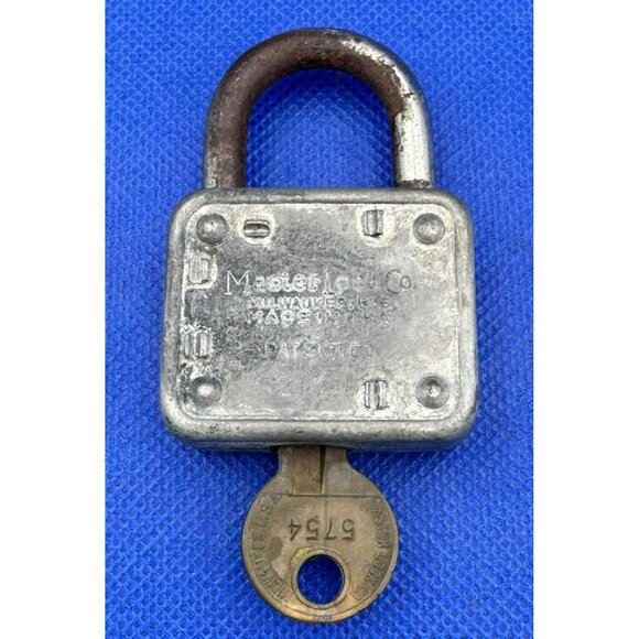 Vintage Master Lock Co. #77 Lion Head Padlock with 1 Key Works Milwaukee USA - Picture 3 of 7